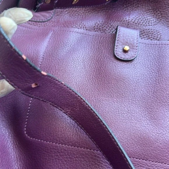 Elegant Purple Handbag - Picture 10 of 12